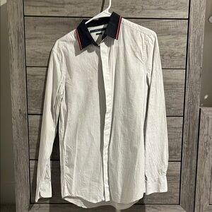Perry Ellis White and Black Casual Button Down Shirt